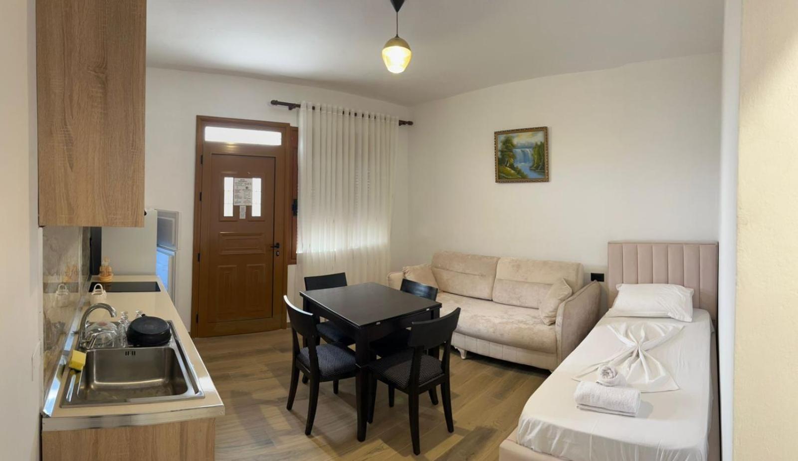 Guesthouse Vlore Exterior photo